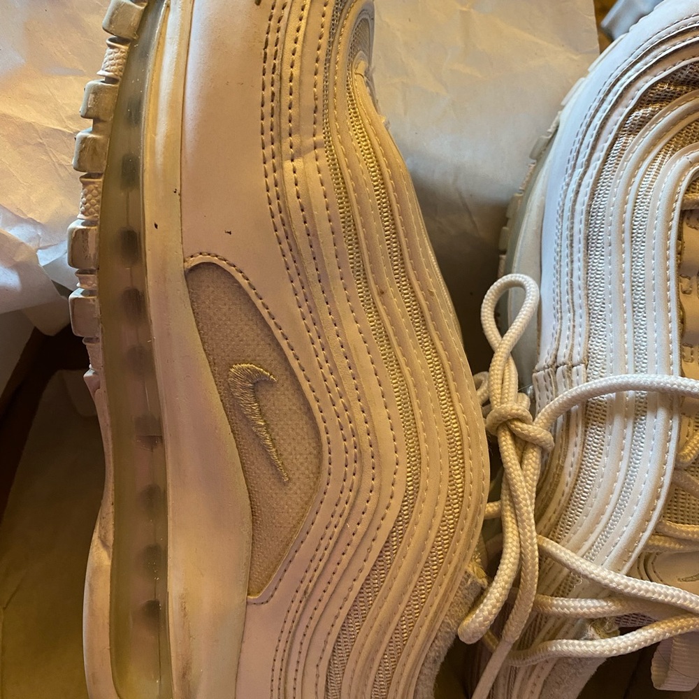 Nike Air Max 97. Women’s size 8.5. In great condition! - Picture 4 of 9